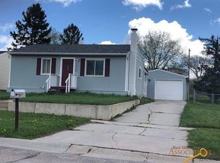 1026 Halley Ave, Rapid City, SD 57701