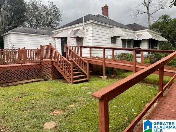 101 Charles St, Talladega, AL 35160