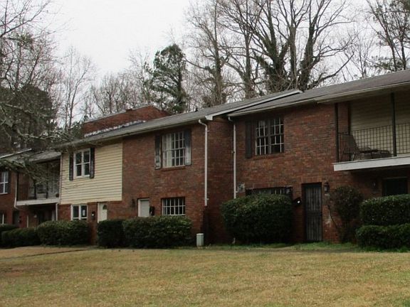 2nd image of 1917 Whitehall Forest Ct SE
