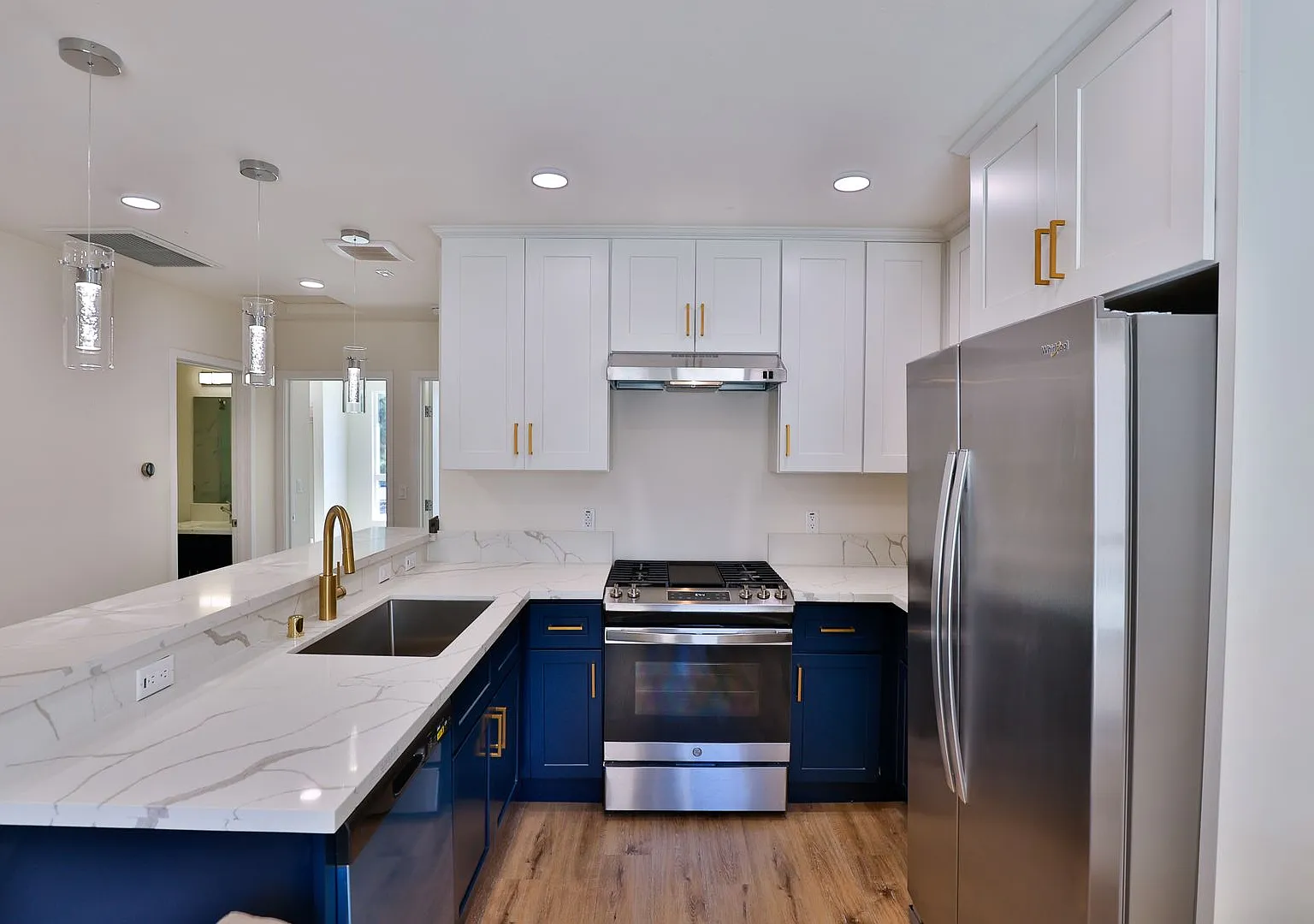 Sagittarius Apartments — Photo 3