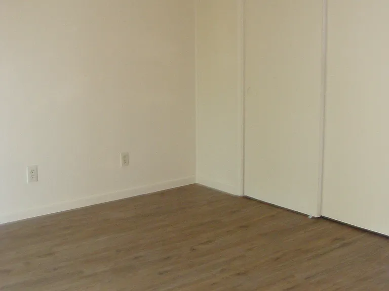 343 W Herndon Ave — Photo 18