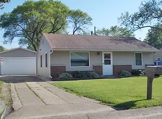 2015 W 71st St, Davenport, IA 52806