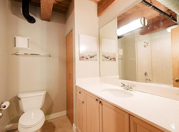 2nd image of 2111 W Churchill St APT 208