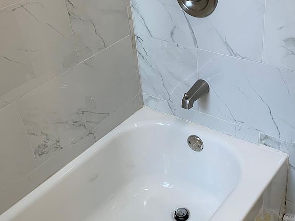5th image of 84 Willow St #1