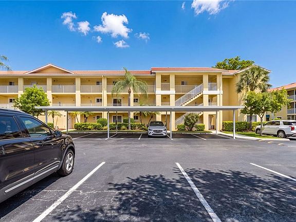 4th image of 8274 Key Royal CIR #1022
