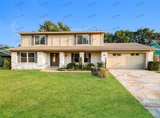 705 Meadowood Dr, Broken Arrow, OK 74011