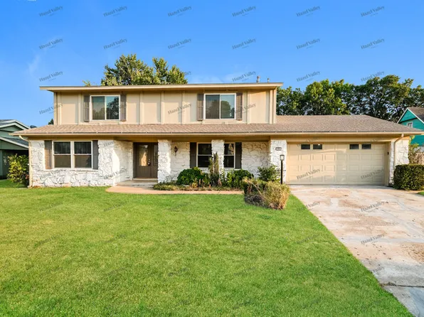 705 Meadowood Dr, Broken Arrow, OK 74011