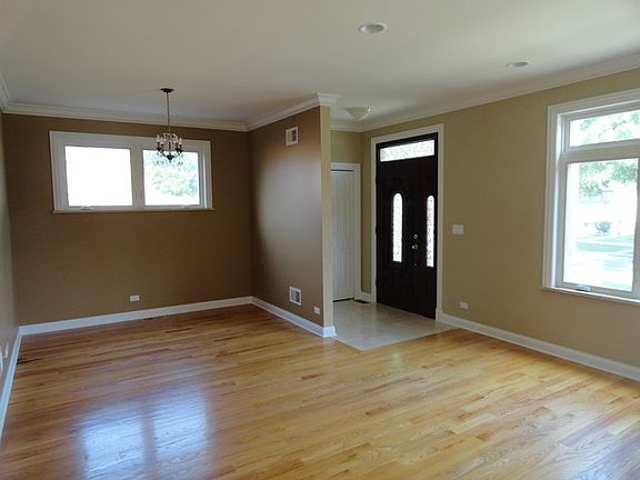 3rd image of 2820 N 75th Ct