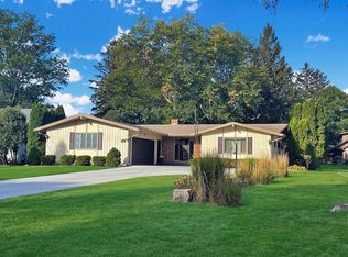 1318 Ridgefield Rd, Freeport, IL 61032