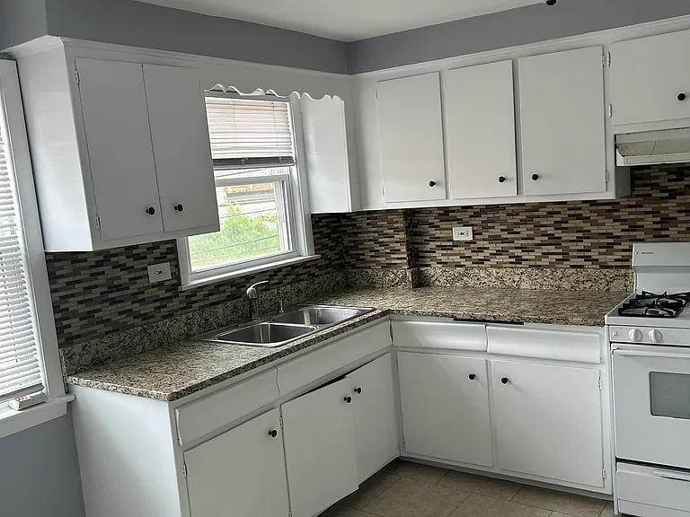 14141 S School St — Photo 3
