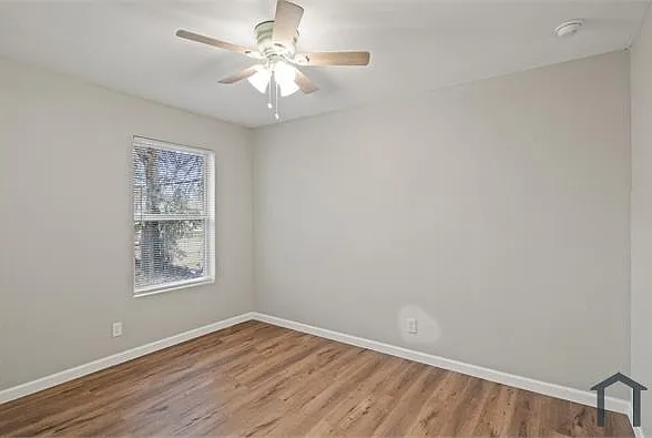 903 Hester St — Photo 12