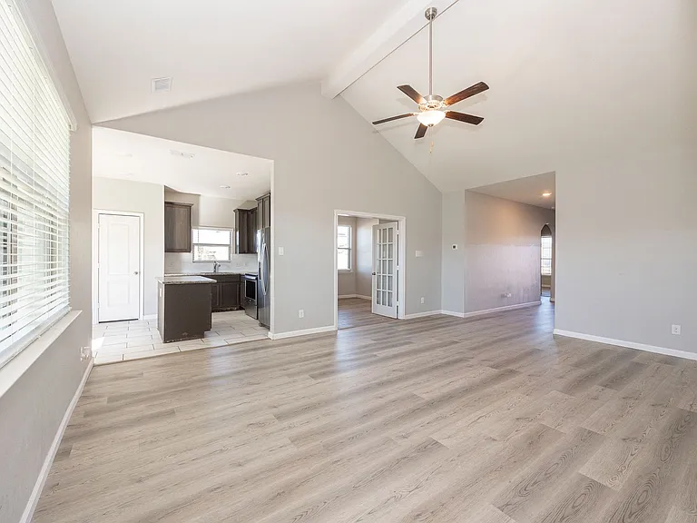 208 Harvey St — Photo 26