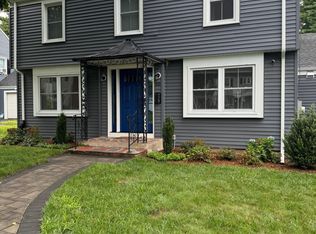 10 Overhill Rd, West Hartford, CT 06117