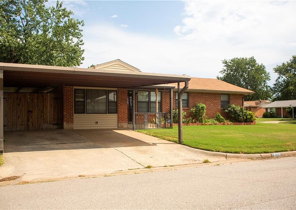 1st image of 114 S Irving Dr