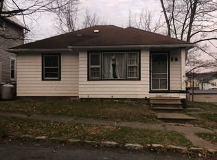 114 W Vandevender St, Mount Union, PA 17066