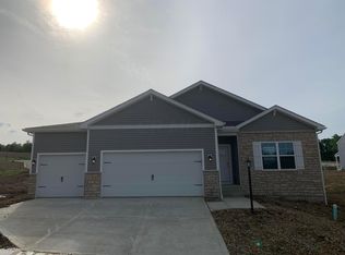 150 Oak Valley Ct, Newark, OH 43055