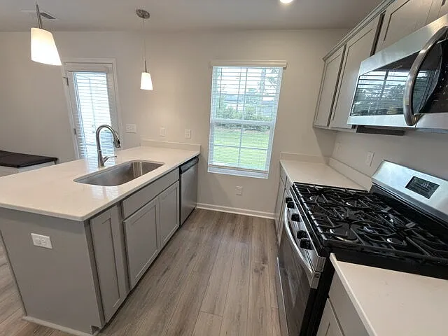 807 Coburg Ln — Photo 11