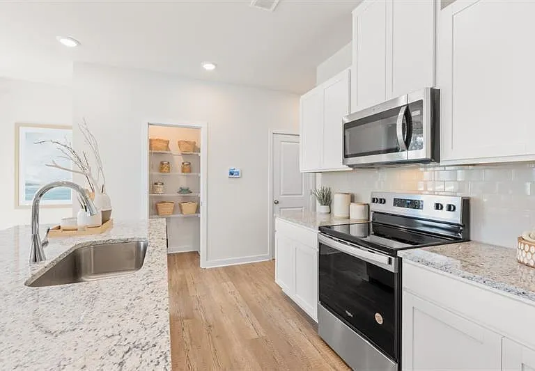 1722 Harper Lily Ln — Photo 11