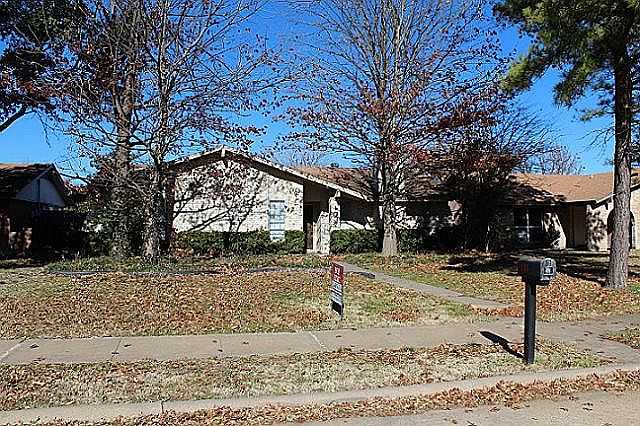 1st image of 1037 Delores Dr