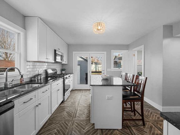3rd image of 539 W New York St