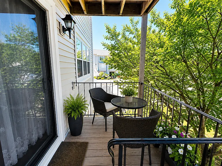 31 Carriage Dr #31 — Photo 11