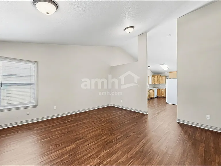 186 W Gate Ln — Photo 6