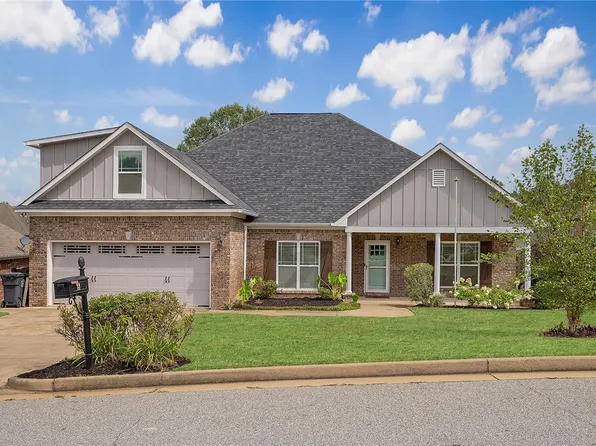 6 Wally Ln, Phenix City, AL 36867