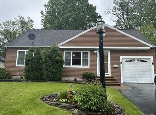 109 Plaxdale Rd, Liverpool, NY 13088