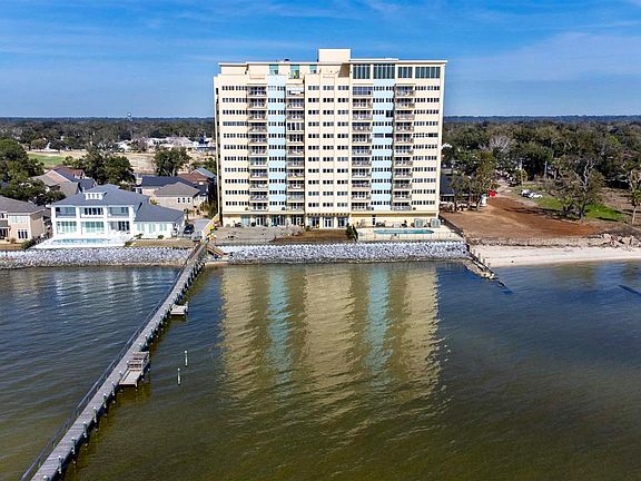 3rd image of 825 Bayshore Dr APT 1205