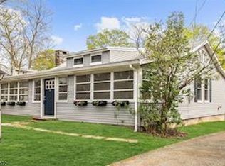 6 Old Ln, Newfoundland, NJ 07435