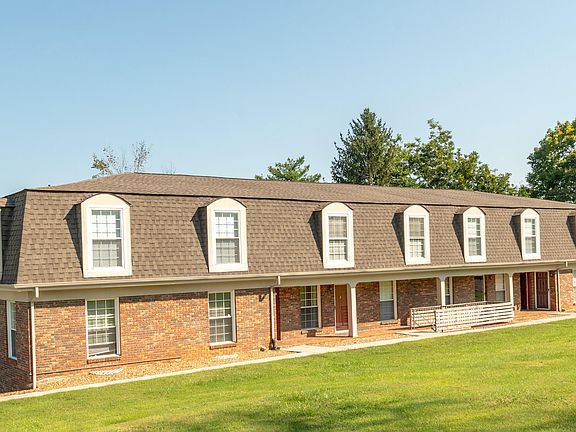 2nd image of 128 E Old Andrew Johnson Hwy #Townsquare