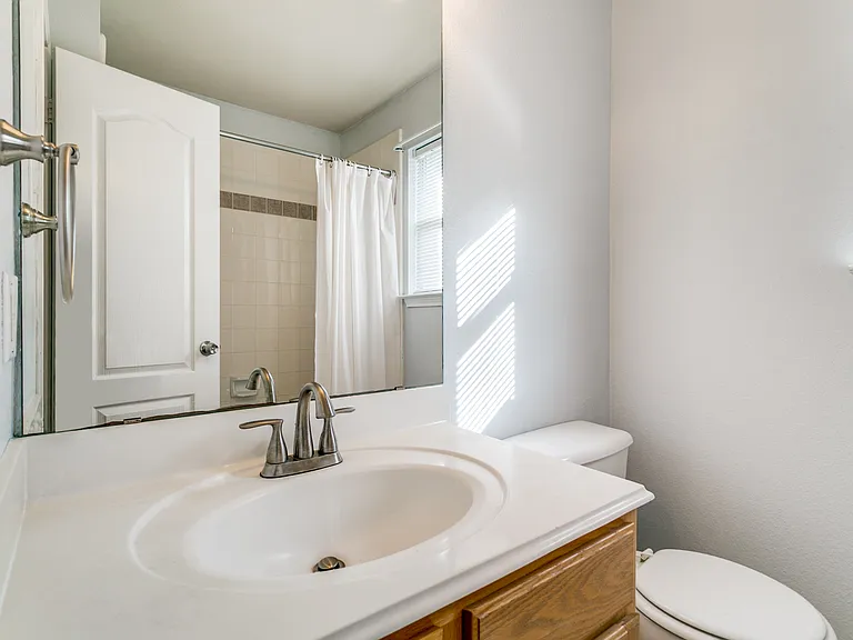 2408 Graystone Ln — Photo 15