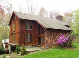 50 McGilpin Rd, Sturbridge, MA 01566