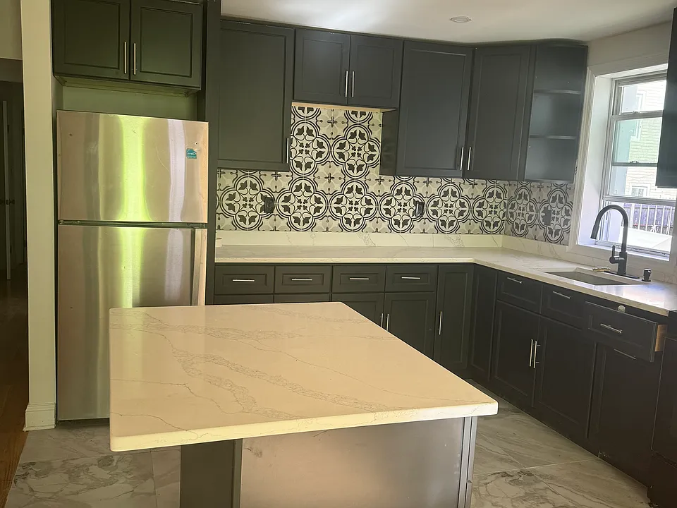 39 Spruce St #1