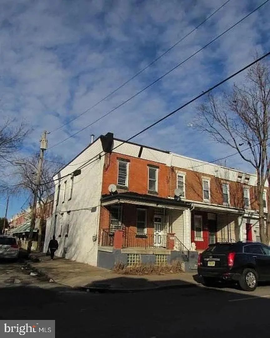 5835 Arch St photo 1