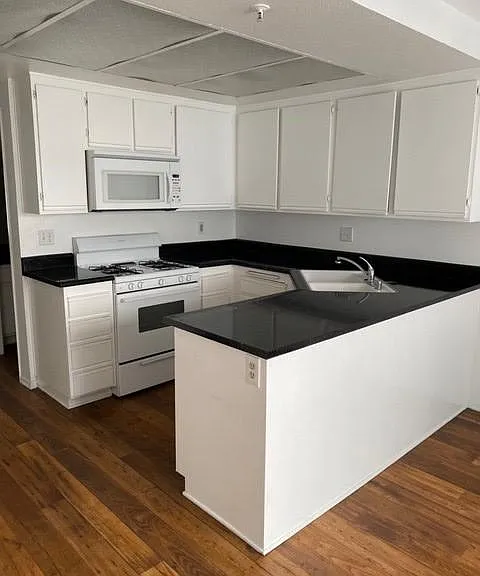 7651 Trask Ave #7 — Photo 14