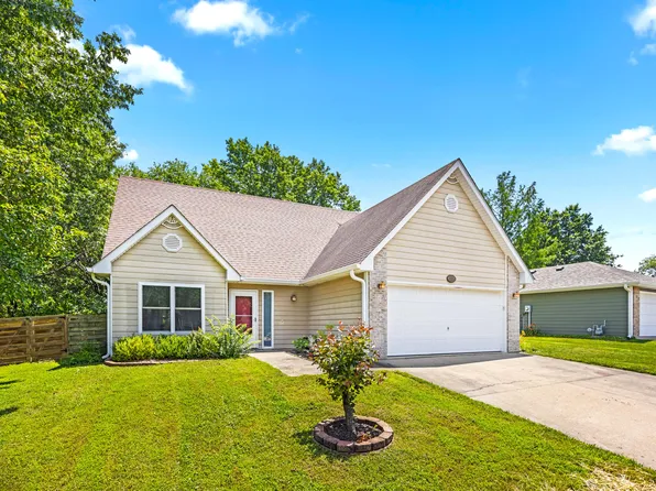 3701 Churchill Dr, Columbia, MO 65201