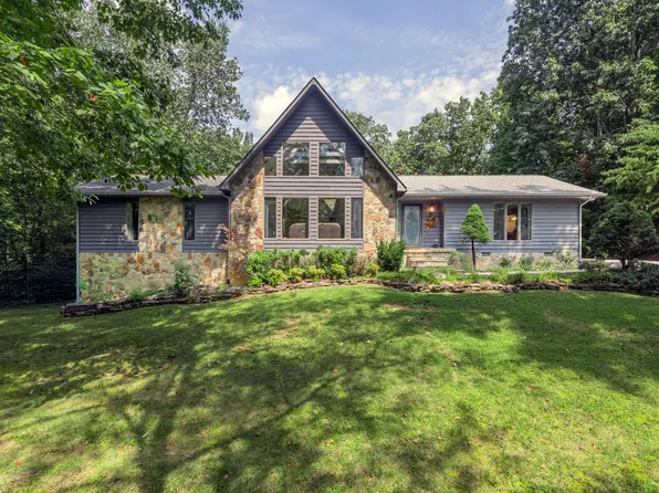 128 W Hills Ct, Harriman, TN 37748
