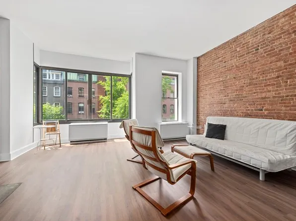 351 East 50th Street image 1 of 8