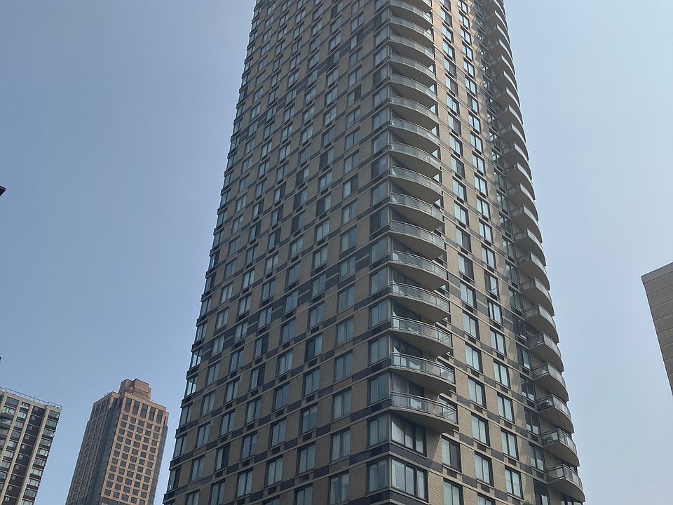 1st image of 300 E 85th St APT 806