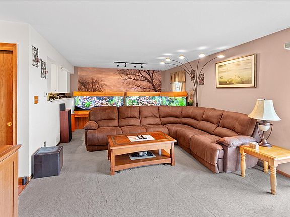 2nd image of 18930 Hiview Dr #18940