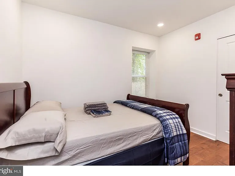 1616 Brown St #1 — Photo 6