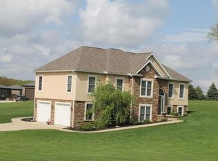 17321 Gambier Rd, Mount Vernon, OH 43050