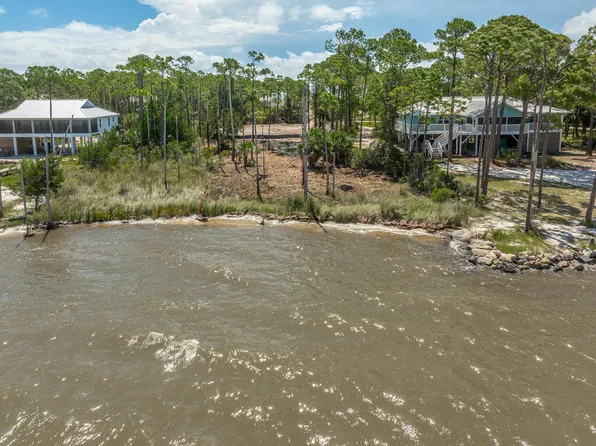 1207 E Gulf Beach Dr, Eastpoint, FL 32328