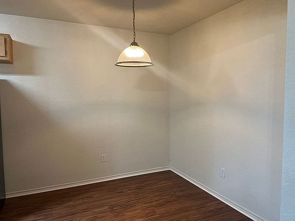 4th image of 2600 Alma Dr #B