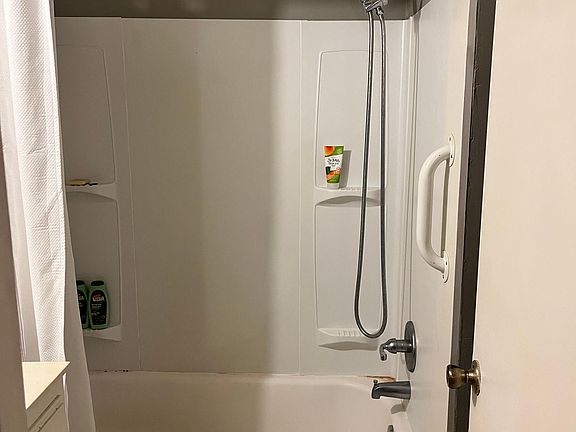 2nd image of 2315 Vanderbilt Ct #2315