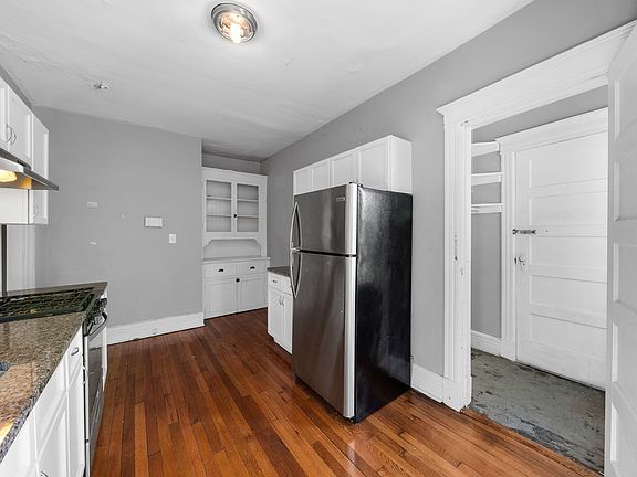 3rd image of 800 Madison Ave #1