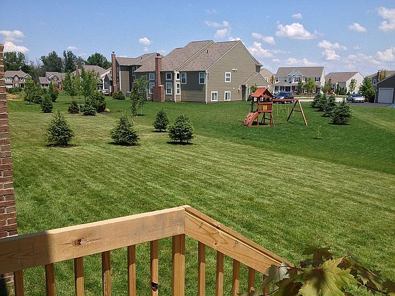 5th image of 268 Balsamine Dr