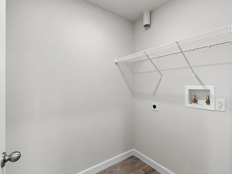 Sherman Square Apartments — Photo 31