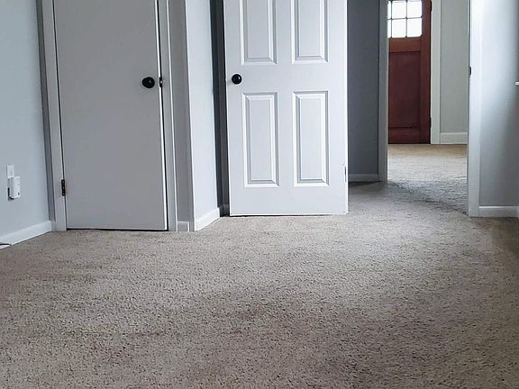 5th image of 2265 S 48th St